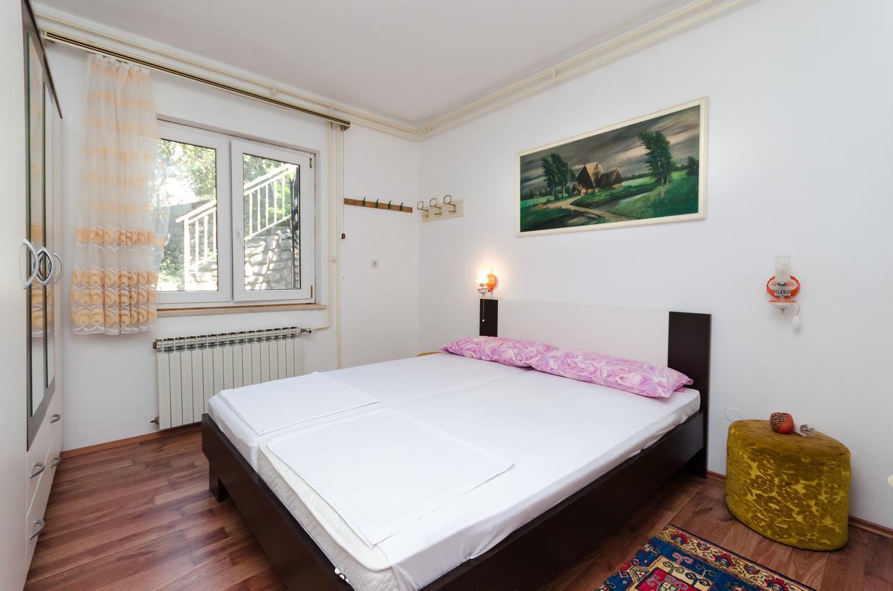 Apartments And Room Luka Klenovica Exterior foto